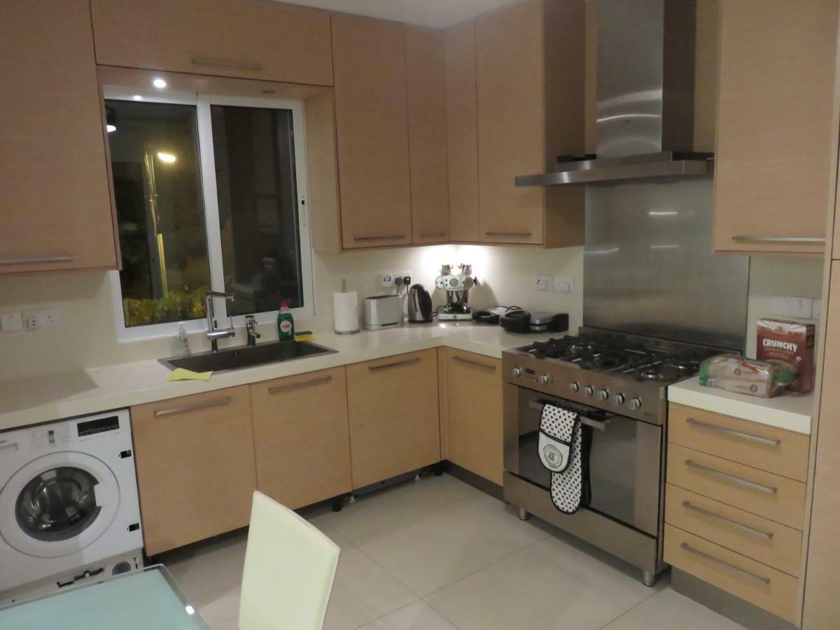 Villa Victoria Paphos Luaran gambar